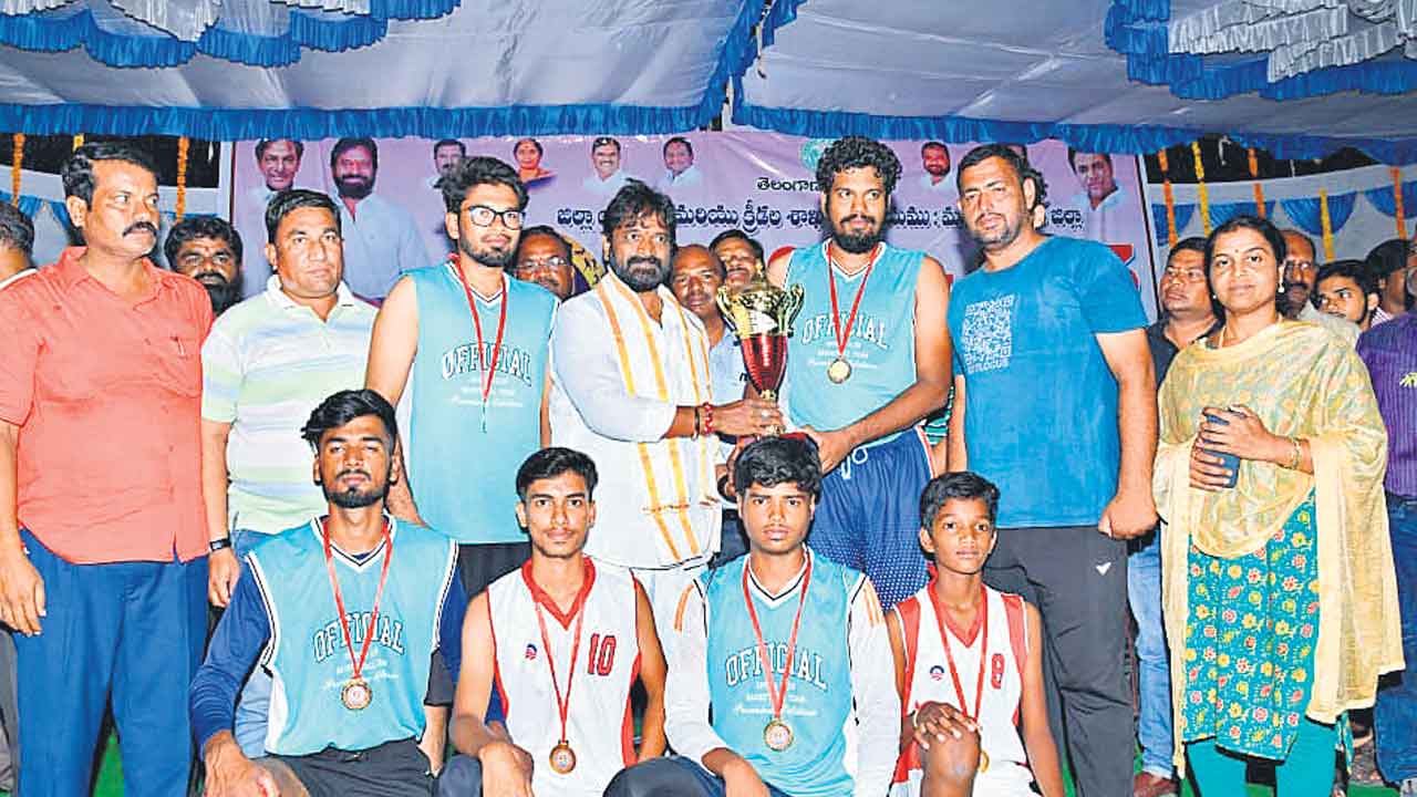 బాస్కెట్‌బాల్‌ విజేత పాలమూరు