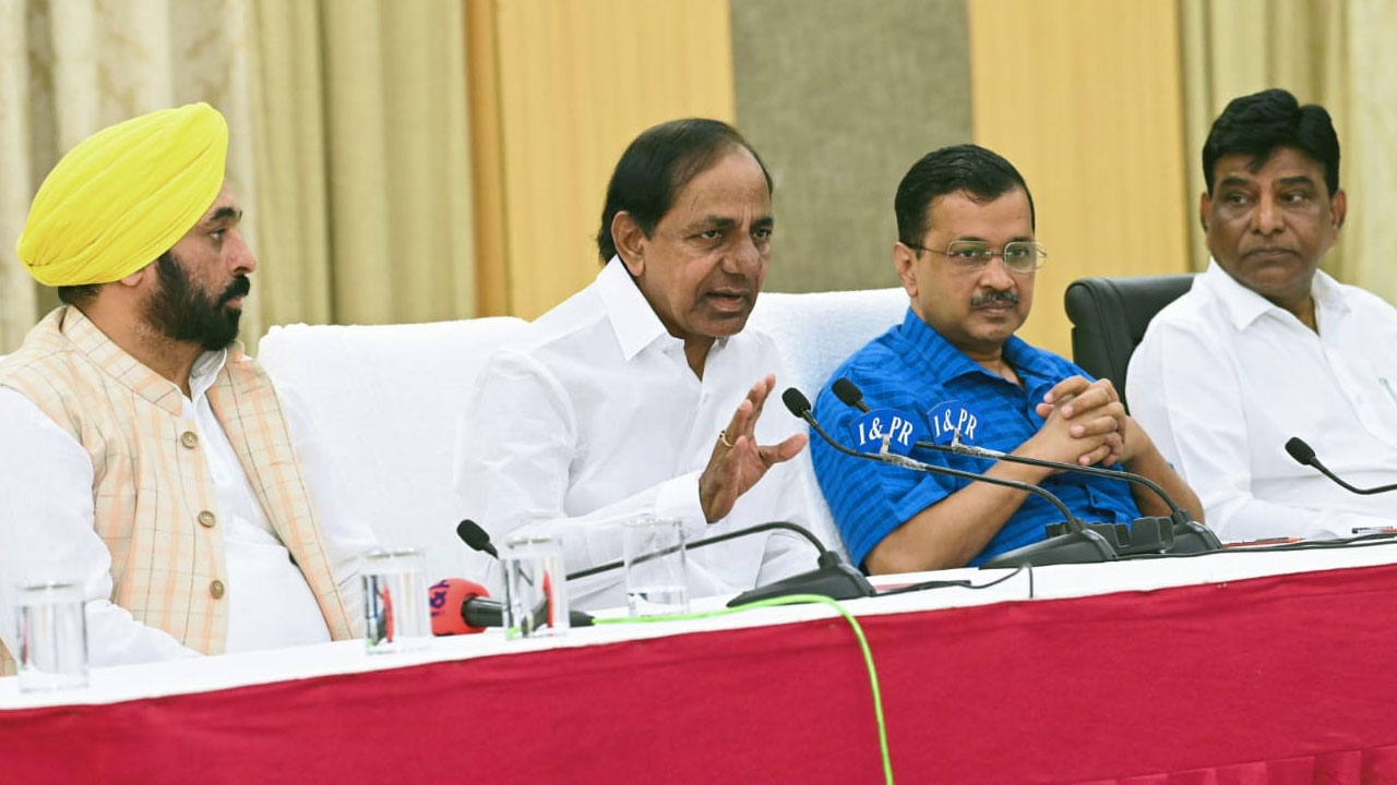 CM KCR | కేంద్రం ఆగ‌డాలు మితిమీరిపోతున్నాయి.. ఢిల్లీ ఆర్డినెన్స్‌పై ధ్వ‌జ‌మెత్తిన సీఎం కేసీఆర్