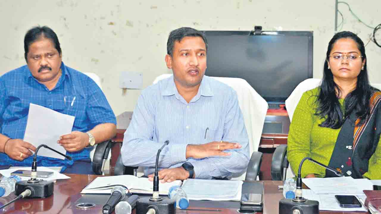 ప్రగతి ప్రస్థానం కండ్లకు కట్టాలి