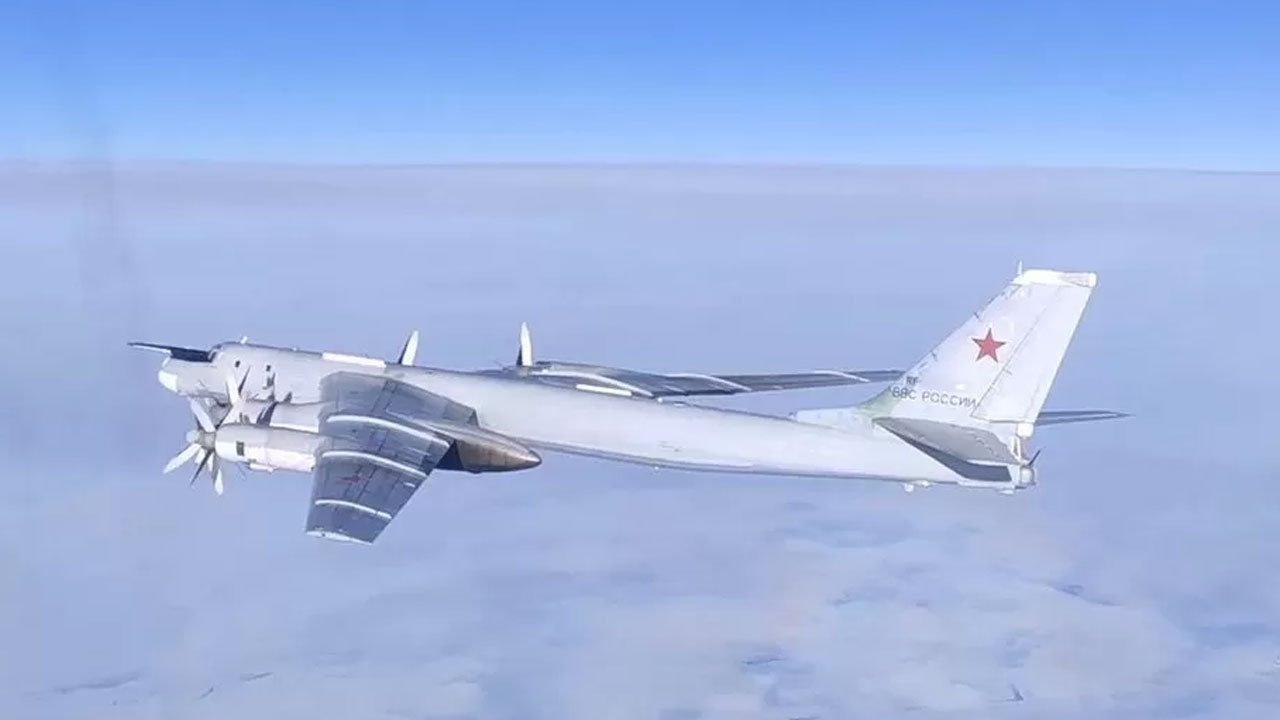 Cruise Missiles: ర‌ష్యా ప్ర‌యోగించిన‌ 15 క్రూయిజ్ మిస్సైళ్ల‌ను కూల్చేశాం: ఉక్రెయిన్‌