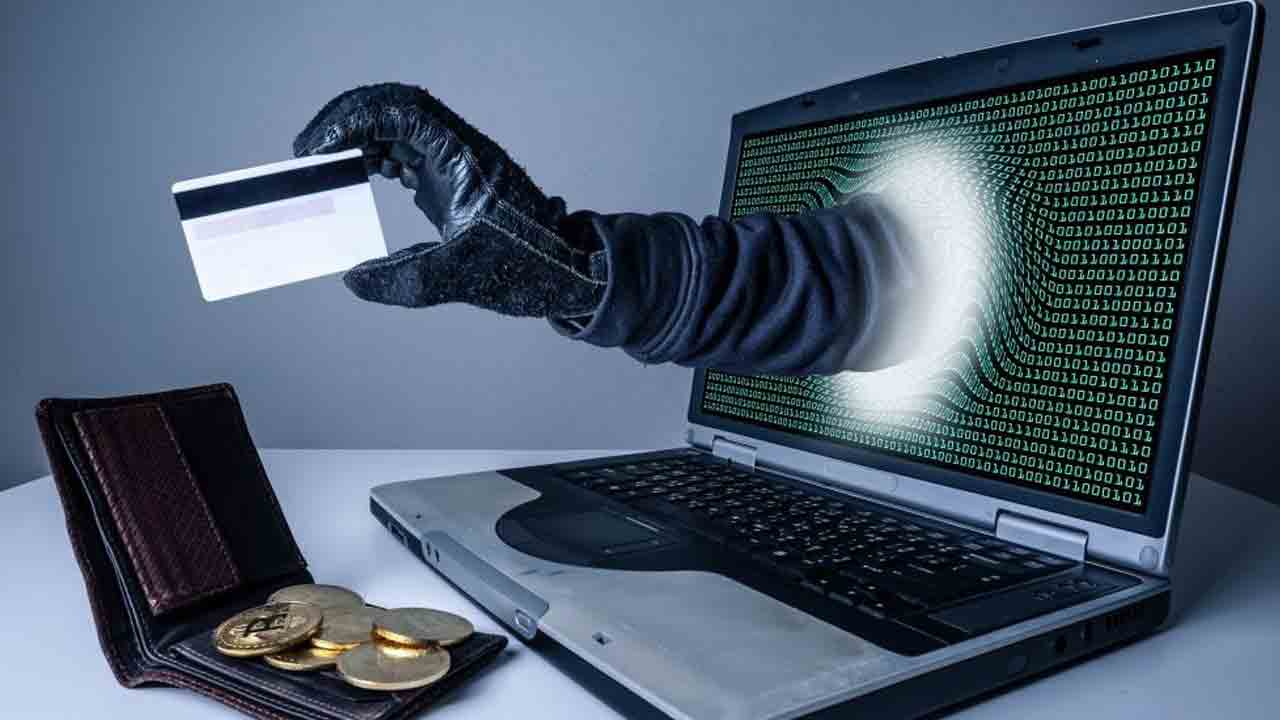 Cyber crime |  ఫ్రీ గిఫ్ట్లు, లాటరీ గెలుచుకున్నారంటూ ఎర.. స్పైడర్ ‘ఈ-దొంగ’లతో జాగ్రత్త !