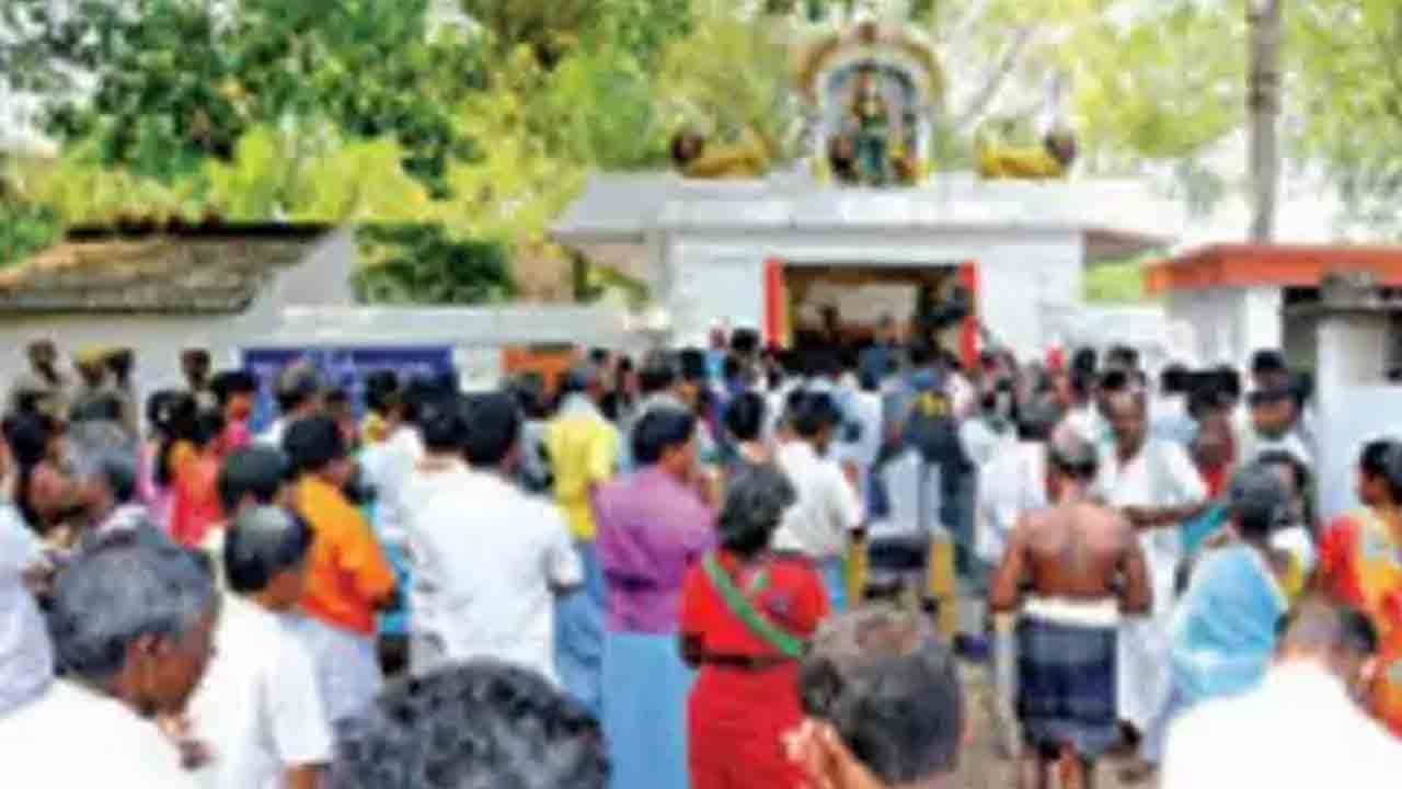 Caste discrimination |  దళితులు ఆలయంలోకి ప్రవేశిస్తే ఆత్మహత్య చేసుకుంటాం