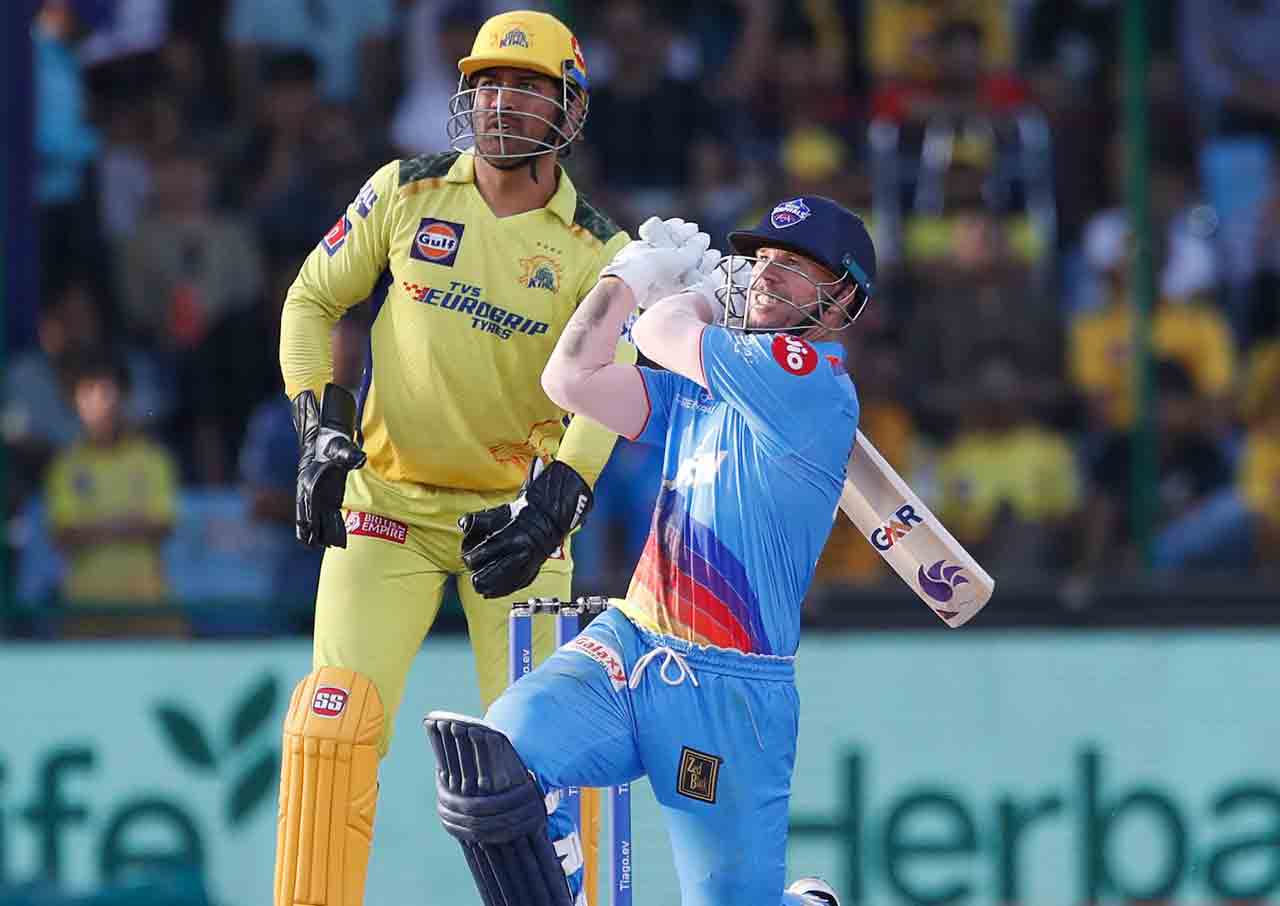 IPL 2023 | సగం వికెట్లు కోల్పోయిన ఢిల్లీ.. పోరాడుతున్న వార్న‌ర్