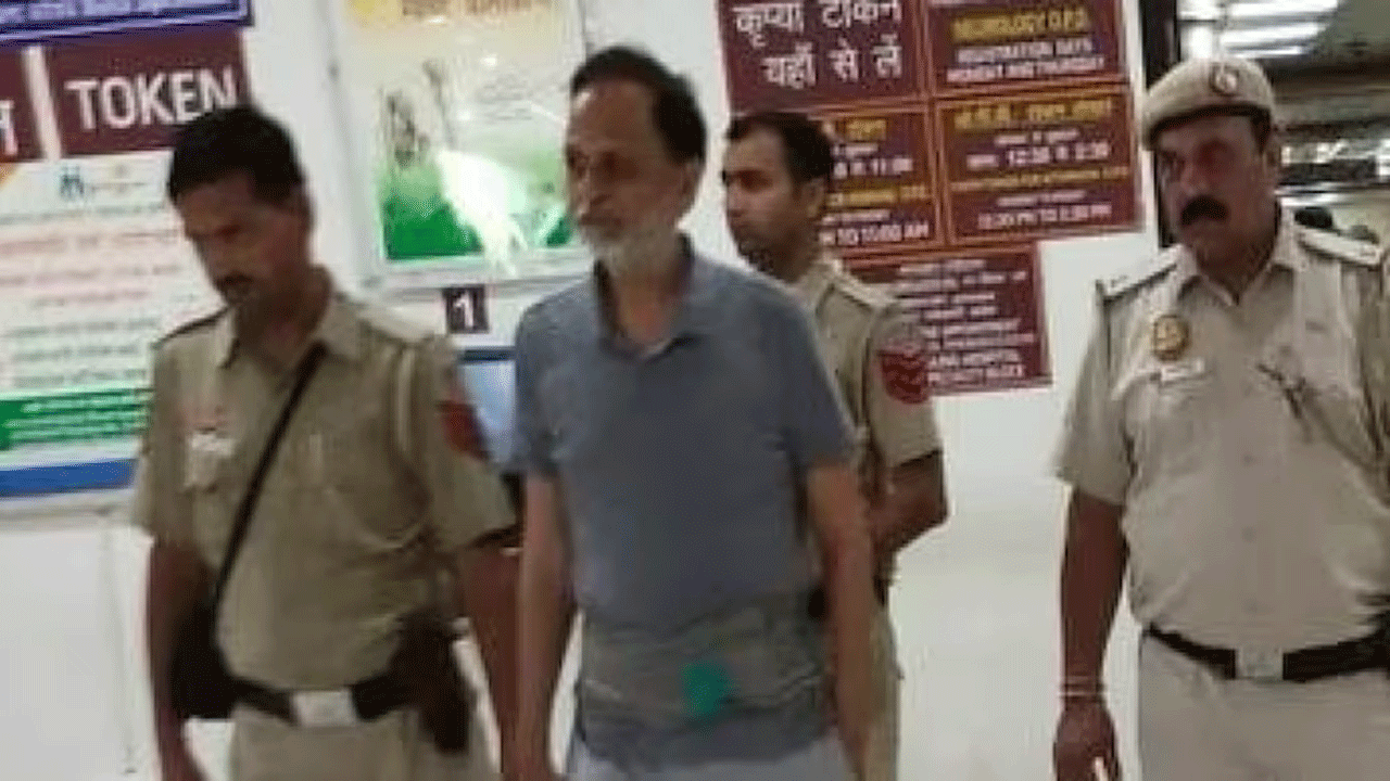 Satyendar Jain |  క్షీణిస్తున్న ఆప్ నేత సత్యేందర్ జైన్ ఆరోగ్యం.. తిహార్ జైలు నుంచి ఆస్పత్రికి తరలింపు