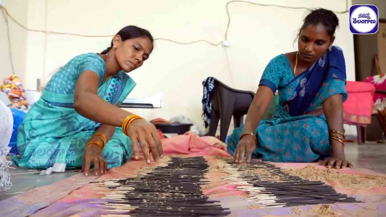 వాడిపోయిన పూలతో అగరబత్తీల తయారీ.. వీడియో