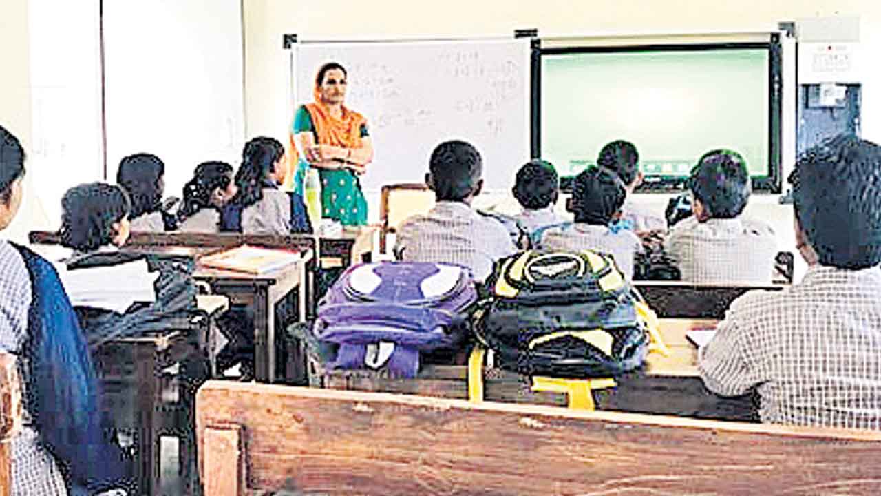 డిజిటల్‌ బడులు