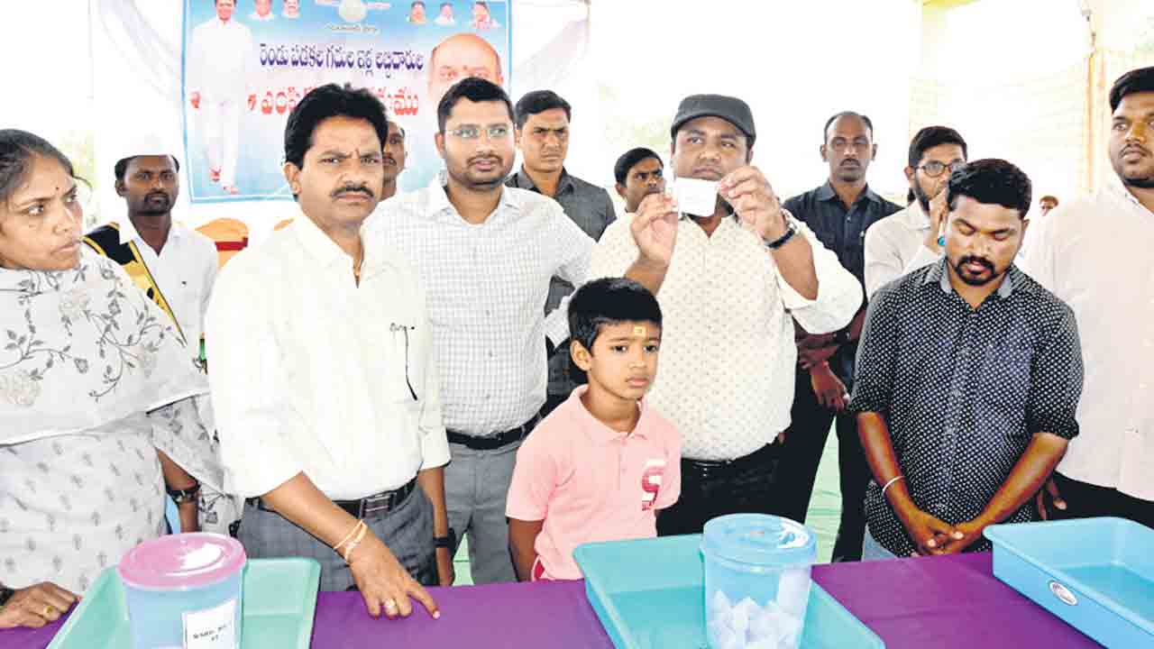 అర్హులకు డబుల్‌ సౌధాలు