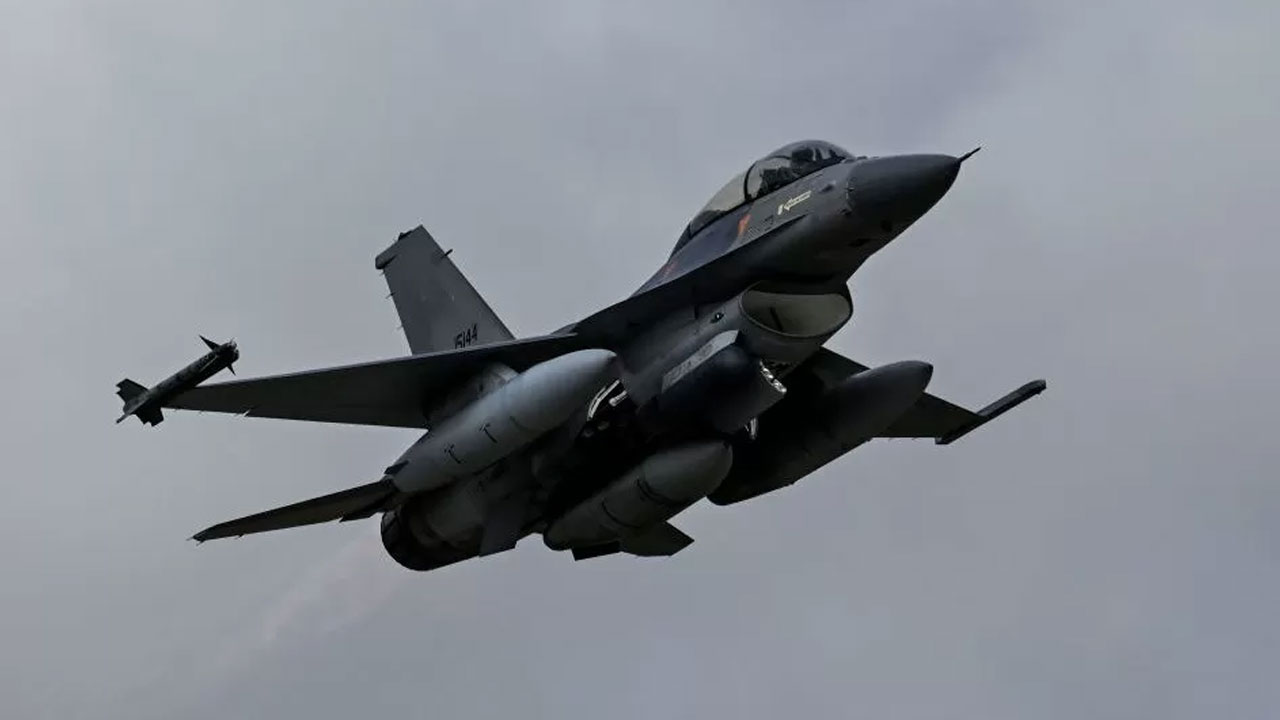 F-16 Fighter Jets: ఉక్రెయిన్‌కు ఎఫ్‌-16 యుద్ధ విమానాల‌ను పంప‌నున్న అమెరికా
