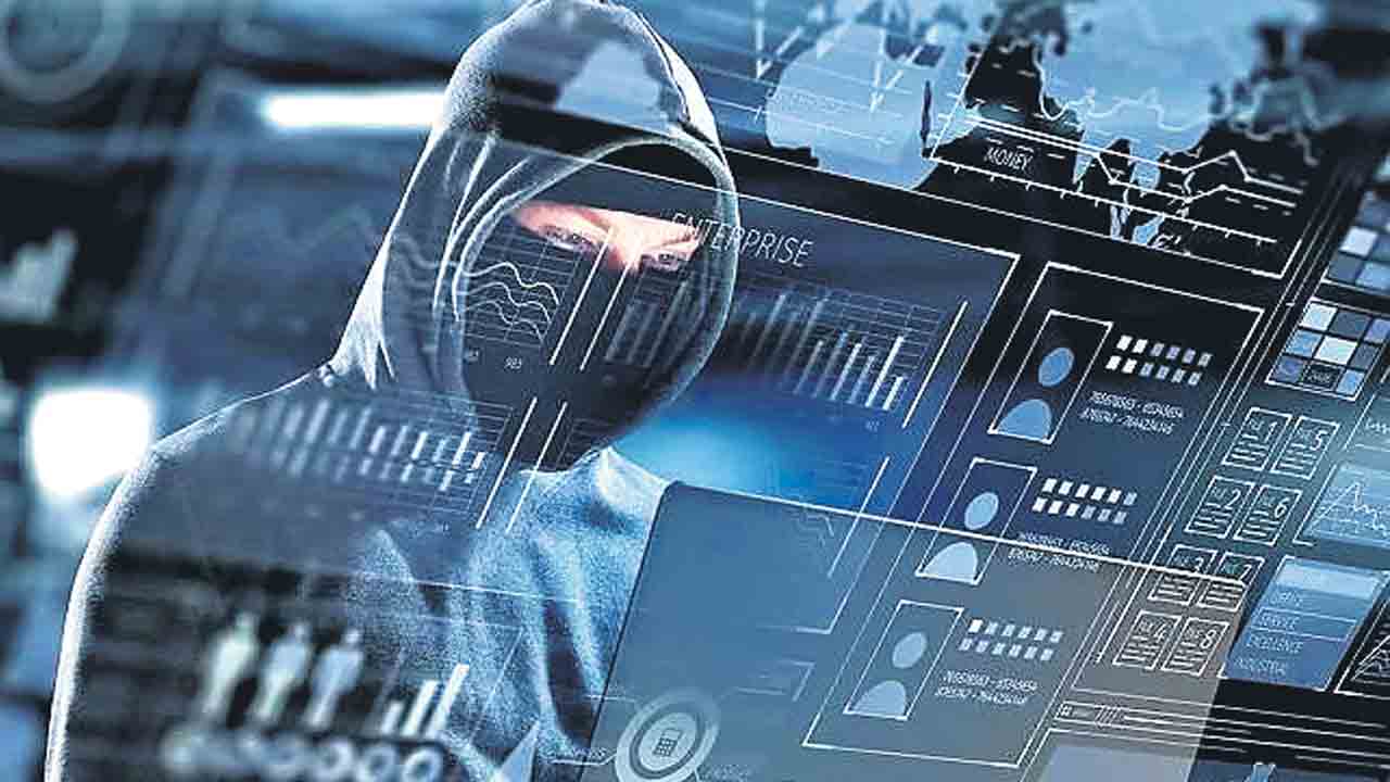 లింకులు క్లిక్‌ చేస్తే లాభమంటూ..