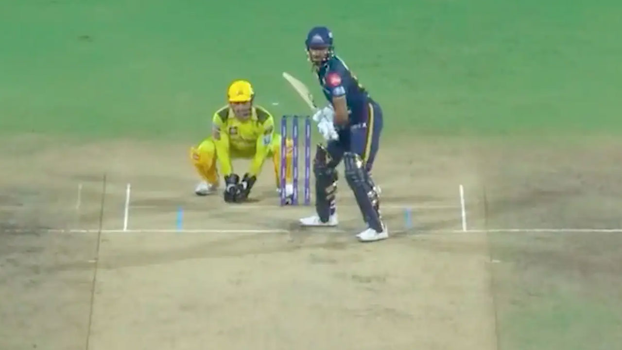 IPL 2023: ధోనీ మైండ్‌గేమ్‌.. హార్ధిక్ ప్యాండా ఔట్‌.. వీడియో