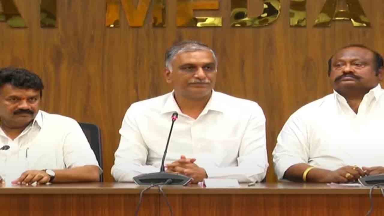 Telangana VRA | వీఆర్ఏల‌ను క్ర‌మ‌బ‌ద్దీక‌రించాల‌ని కేబినెట్ నిర్ణ‌యం..