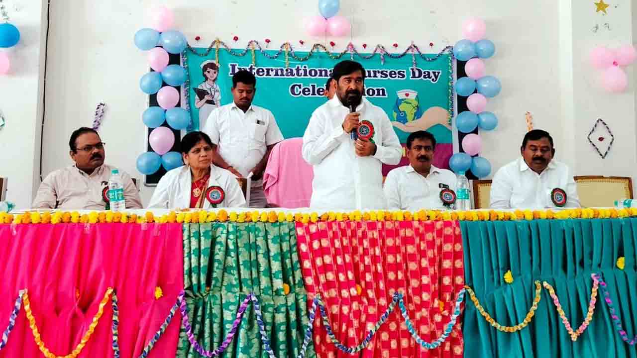 నర్సింగ్‌ సిబ్బందివి అమ్మలాంటి సేవలు