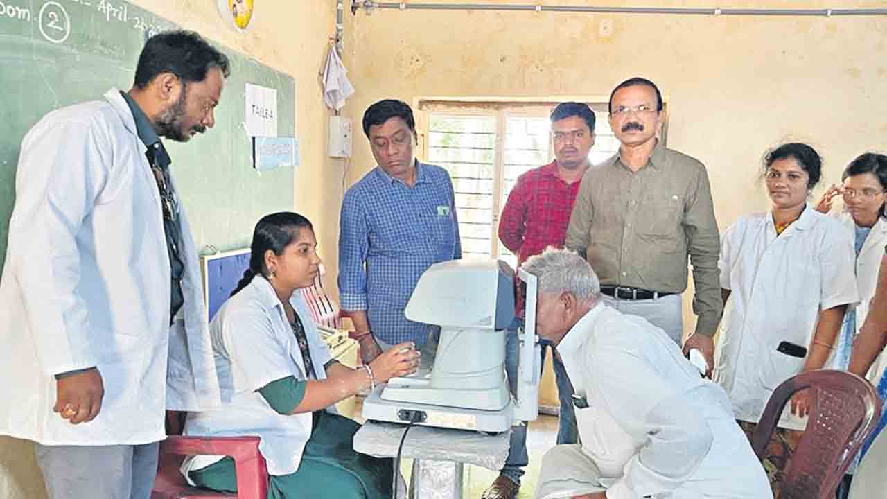 కంటి పరీక్షలతో వెలుగులు