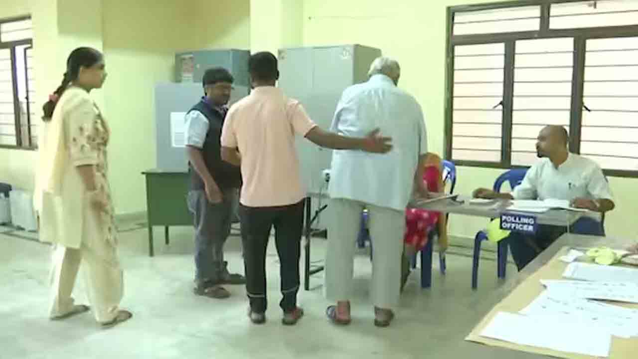 Karnataka Elections | కర్ణాటకలో ప్రారంభమైన శాసనసభ ఎన్నికల పోలింగ్