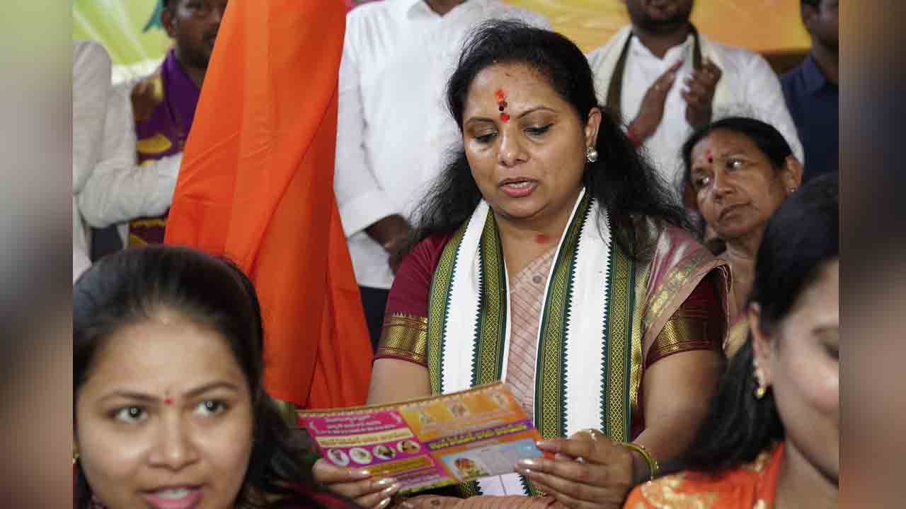 MLC Kavitha | ఆంజనేయస్వామి అనుగ్రహంతో ప్రజలందరూ సుభిక్షంగా ఉండాలి : ఎమ్మెల్సీ కవిత