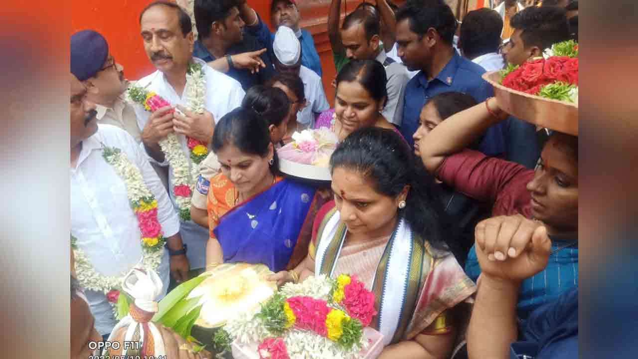 MLC Kavitha | కొండ‌గ‌ట్టు ఆల‌యంలో ఎమ్మెల్సీ క‌విత ప్రత్యేక పూజ‌లు