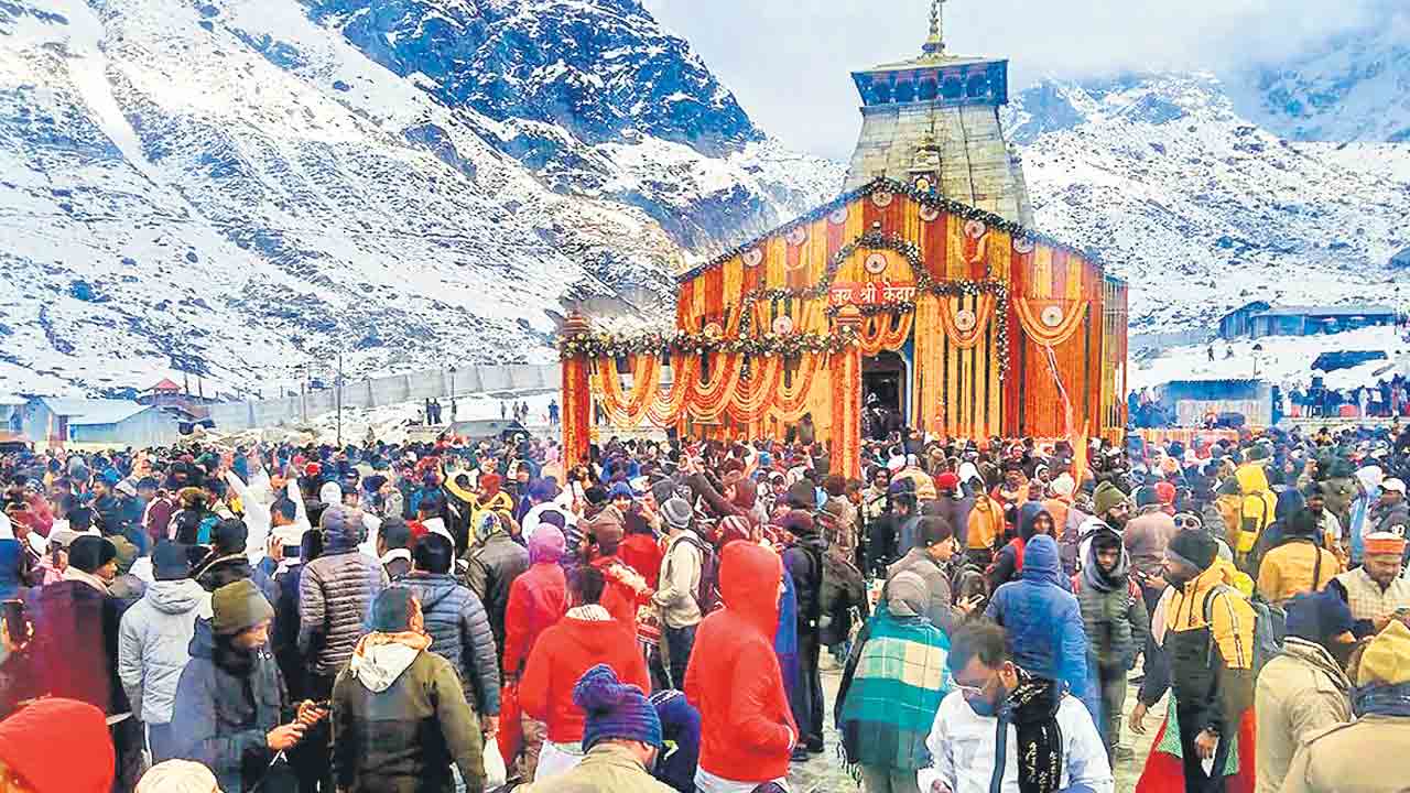 కేదార్‌నాథ్‌లో విపరీతంగా మంచు