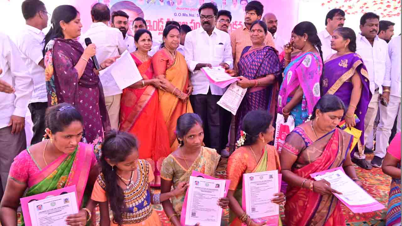 శరవేగంగా ఇండ్ల స్థలాల క్రమబద్ధీకరణ