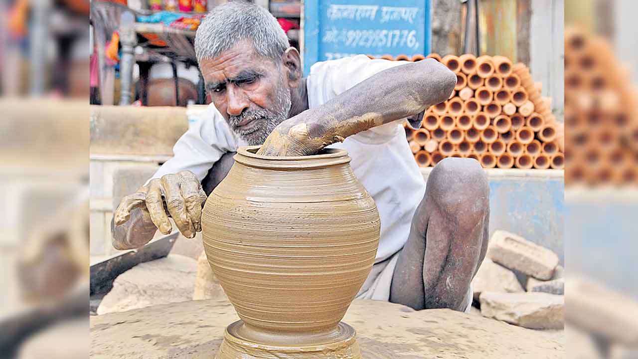 Telangana |  బీసీల అభ్యున్నతిలో తెలంగాణ బెస్ట్‌