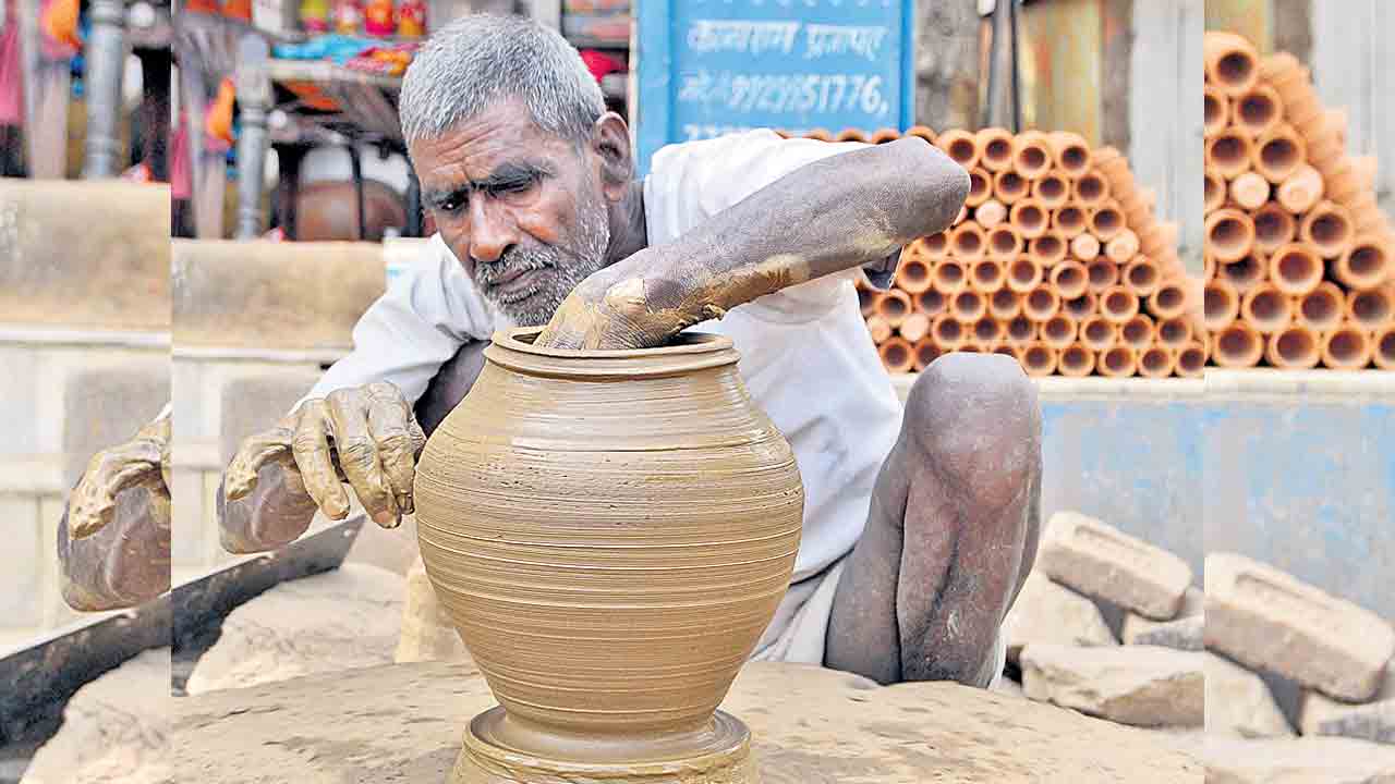 కులవృత్తులకు అండ