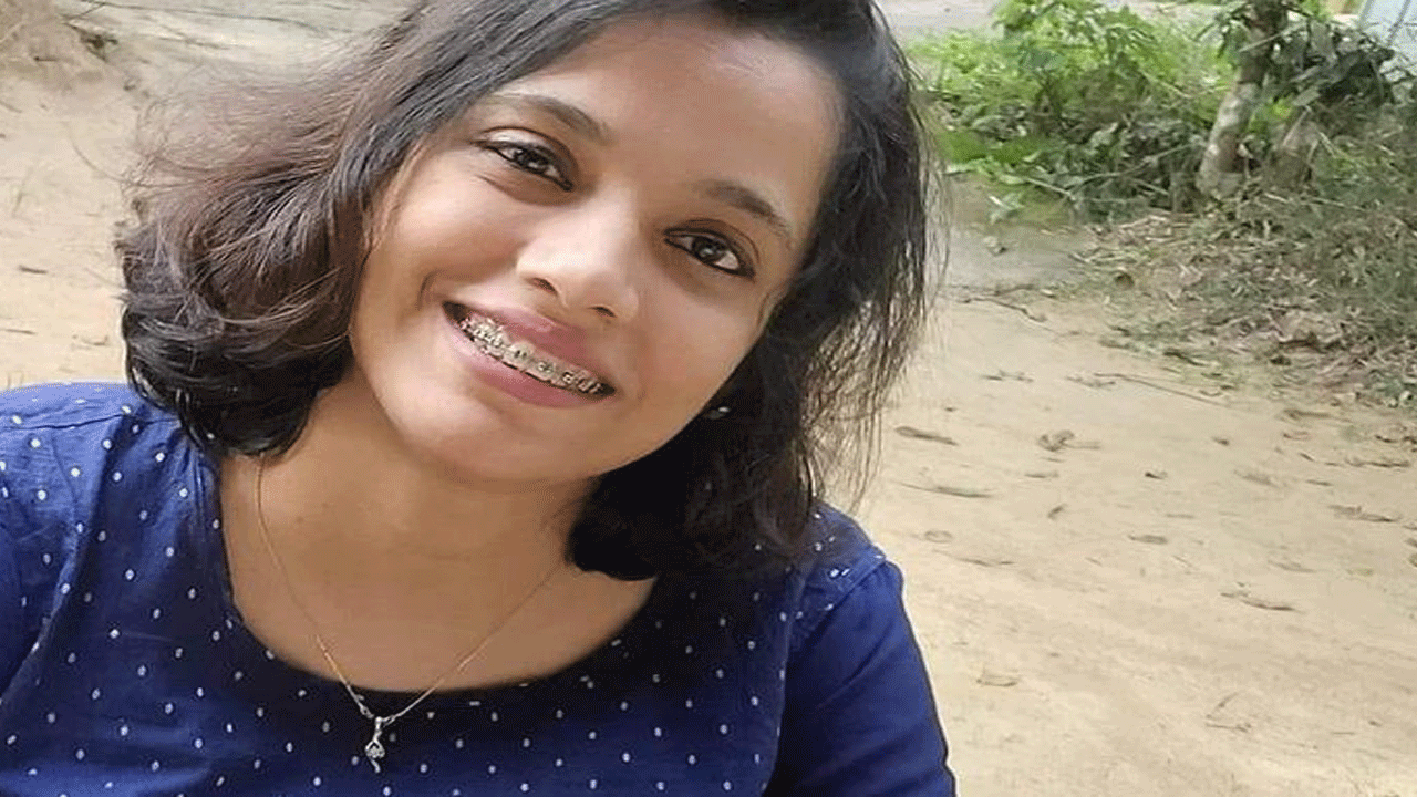 Civil Services results  | మృత్యు ముఖం నుంచి అత్యున్న‌త స‌ర్వీసుకు.. వీల్‌ఛైర్‌పైనే ప్రిపరేషన్‌!