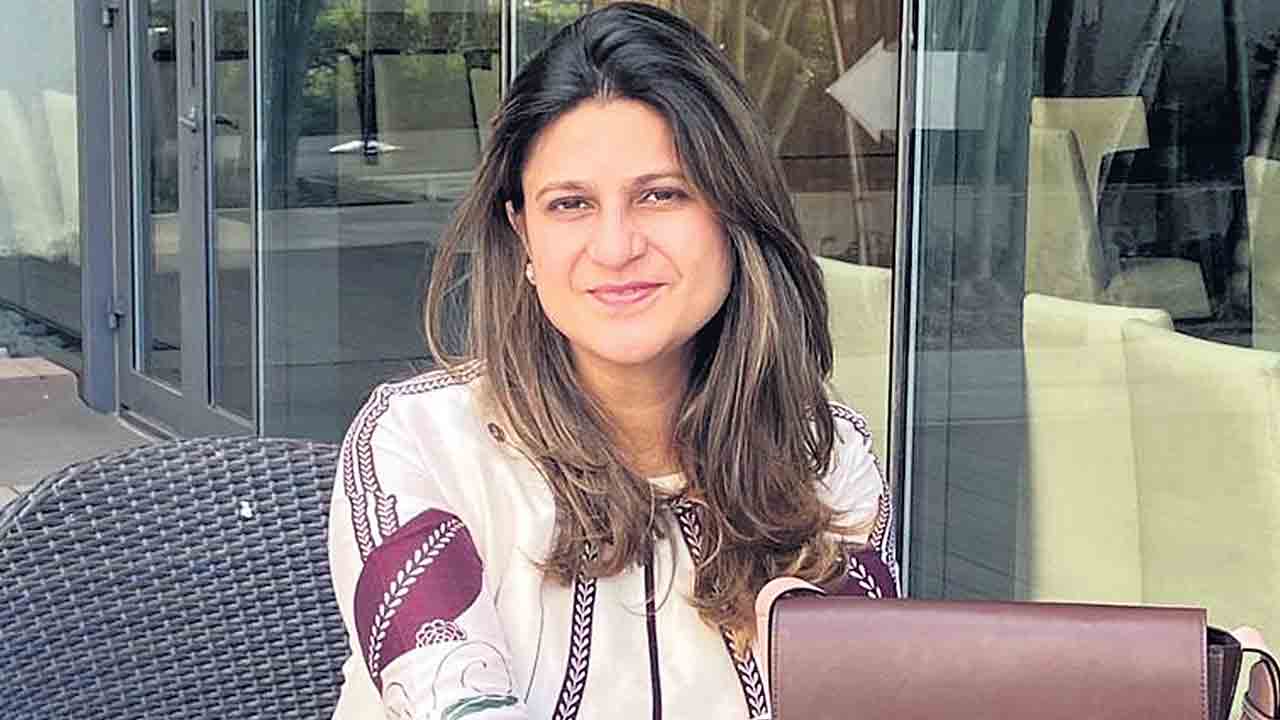 Mansi Gambhir | ప్రేమపూర్వక ఫ్యాషన్