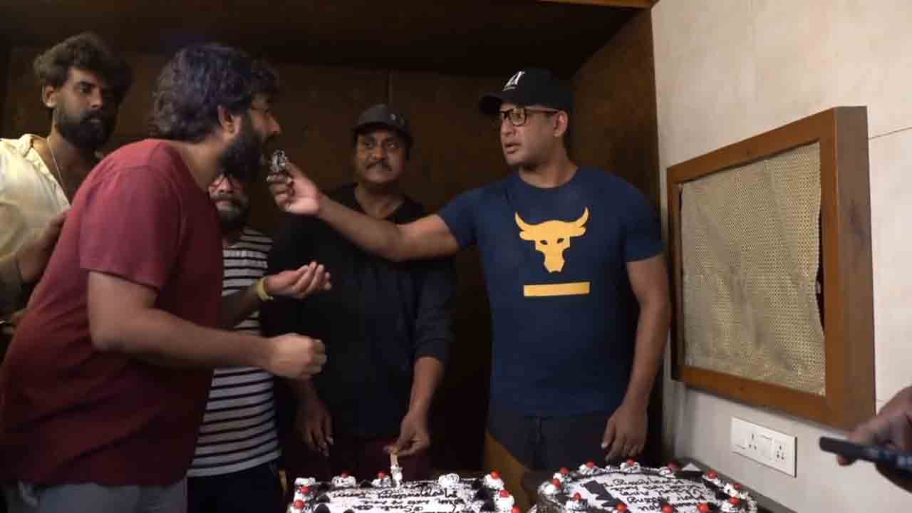 Mark Antony | మార్క్‌ ఆంటోనీ అప్‌డేట్‌.. కేక్‌ కట్‌ చేసిన సునీల్, విశాల్