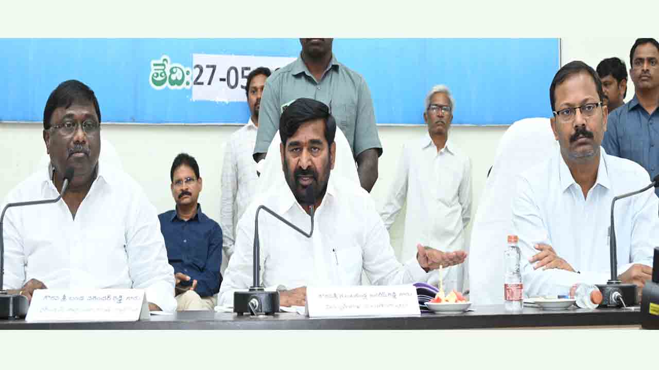 పంటల సాగును ముందుకు జరుపాలి