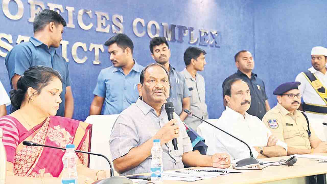 దశాబ్ది ఉత్సవాలు ఘనంగా నిర్వహించాలి