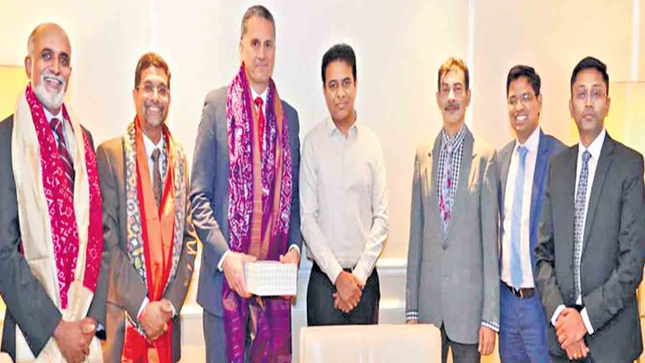 Minister KTR |  లైఫ్‌సైన్సెస్‌లో ప్రపంచంతోనే తెలంగాణకు పోటీ.. మెడ్‌ట్రానిక్‌ ప్రతినిధులతో మంత్రి కేటీఆర్‌