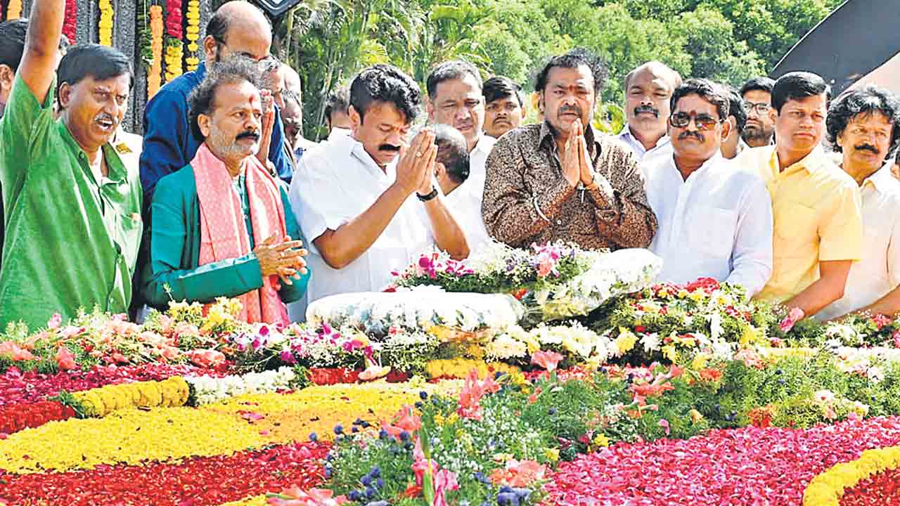 జనహృదయ నేత ఎన్టీఆర్