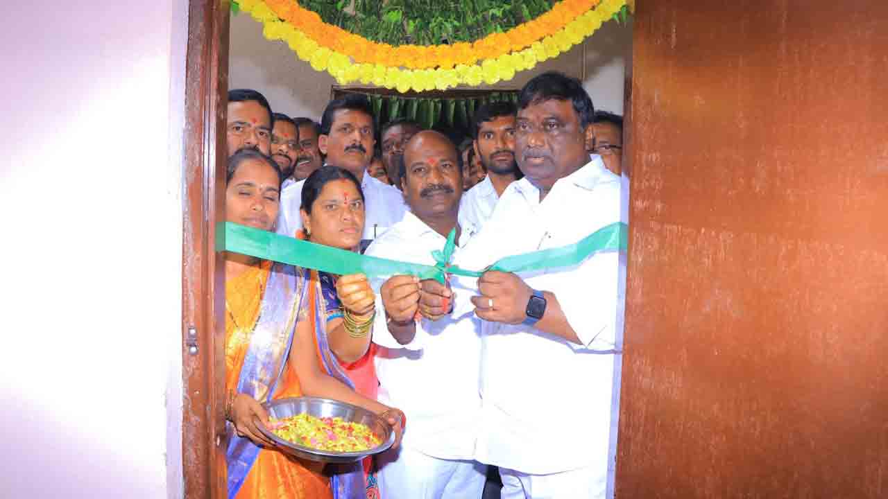 కేసీఆర్ సార్ సల్లంగుండాలె.. మళ్లీ సారే రావాలె