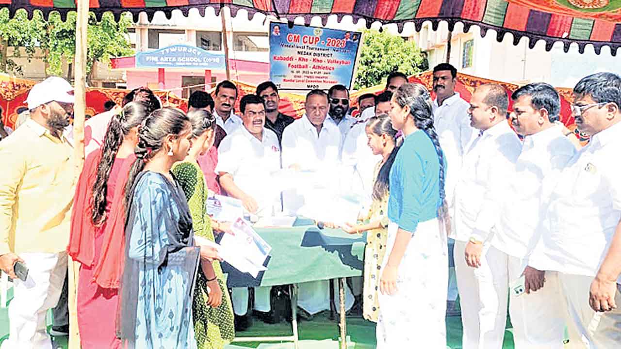 క్రీడల్లో సత్తా చాటాలి