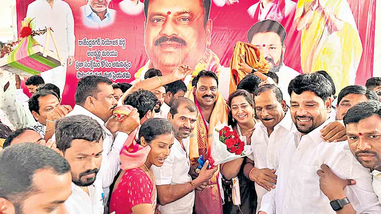 పేదల పెన్నిధి ఎమ్మెల్యే ప్రకాశ్‌గౌడ్‌