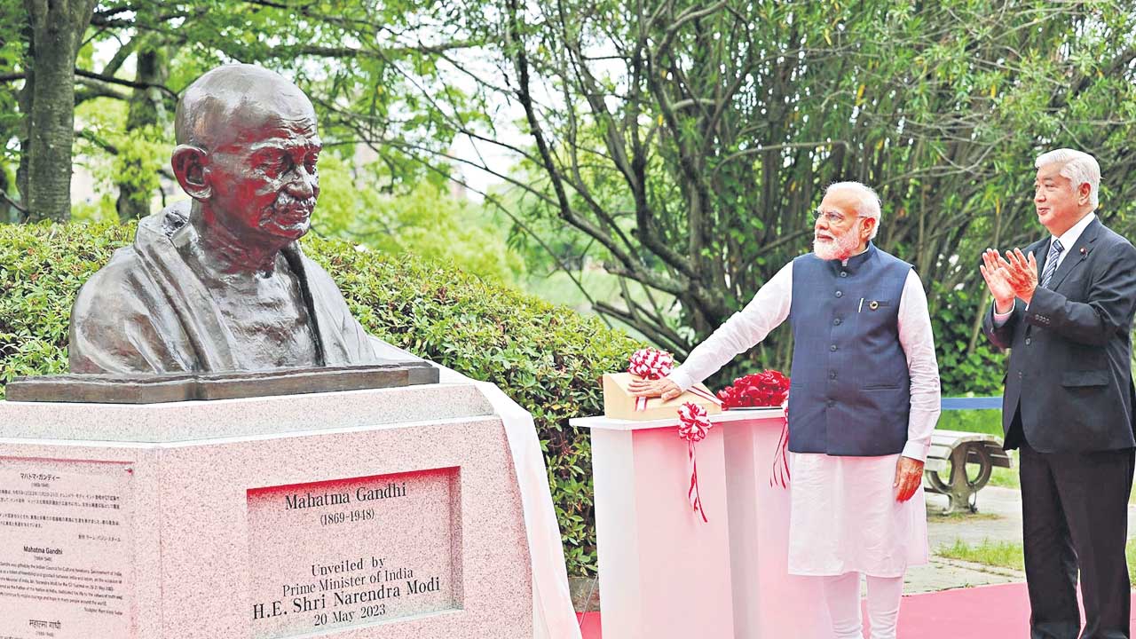 అప్పుల్లో కూరుకున్న దేశాలకు సాయం