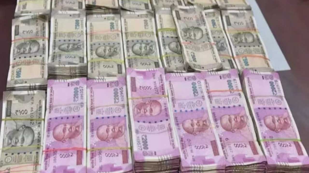 Interest |  కొంపముంచుతున్న అధిక వడ్డీ.. కట్టలేక ఆస్తులు కోల్పోతున్న సామాన్యులు