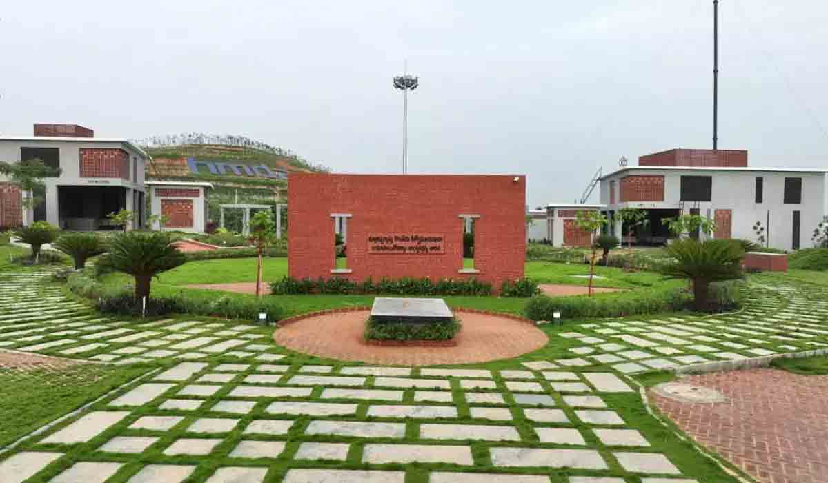 ముక్తి ఘాట్‌… మూడు మతాలకు ఒకే చోట హైటెక్‌ శ్మశానవాటిక..  వీడియో?