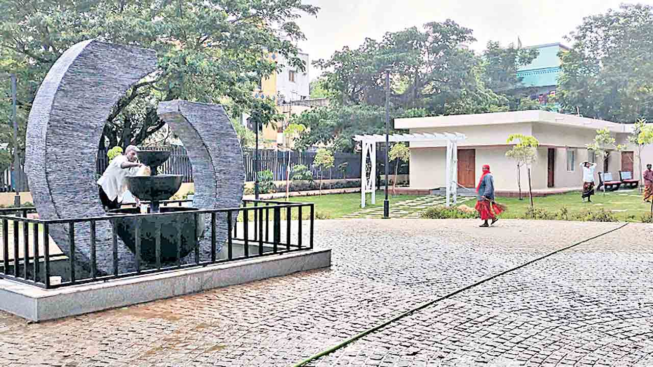 ఆకట్టుకుంటున్న మల్టీ జనరేషన్‌ థీమ్‌ పార్క్‌