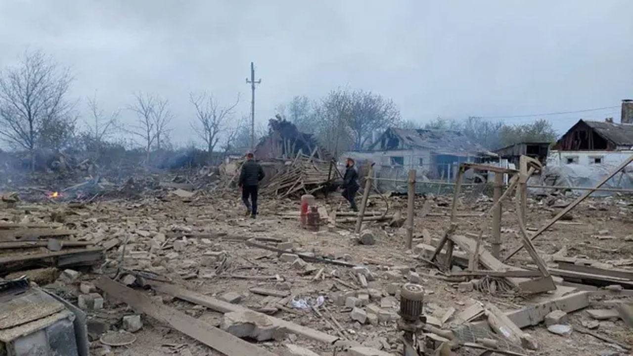 Cruise Missles: 18 క్రూయిజ్ మిస్సైళ్ల‌తో అటాక్‌.. 34 మందికి గాయాలు