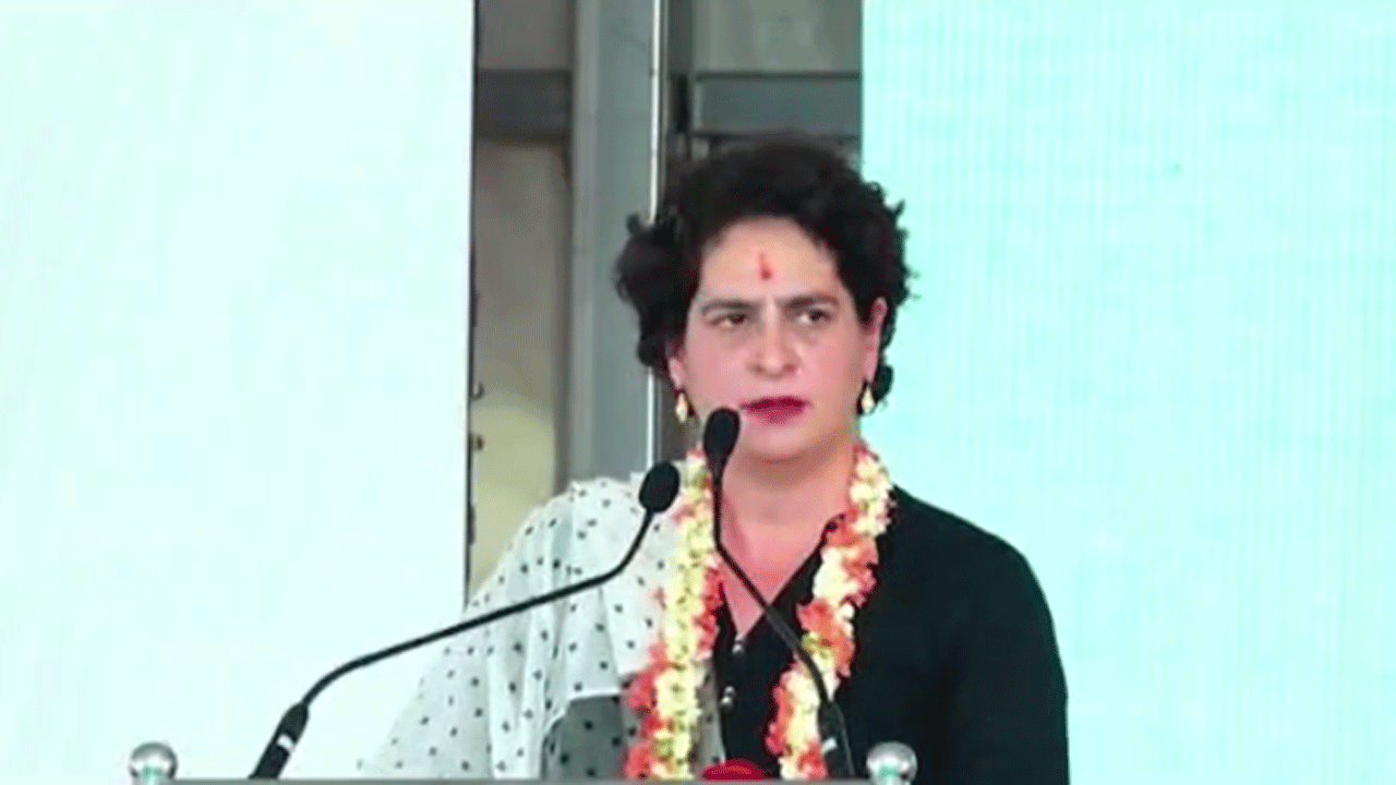 Priyanka Gandhi | ద‌మ్ముంటే ప్ర‌జా స‌మ‌స్య‌ల‌పై మాట్లాడండి : బీజేపీ నేత‌ల‌కు ప్రియాంక గాంధీ స‌వాల్‌