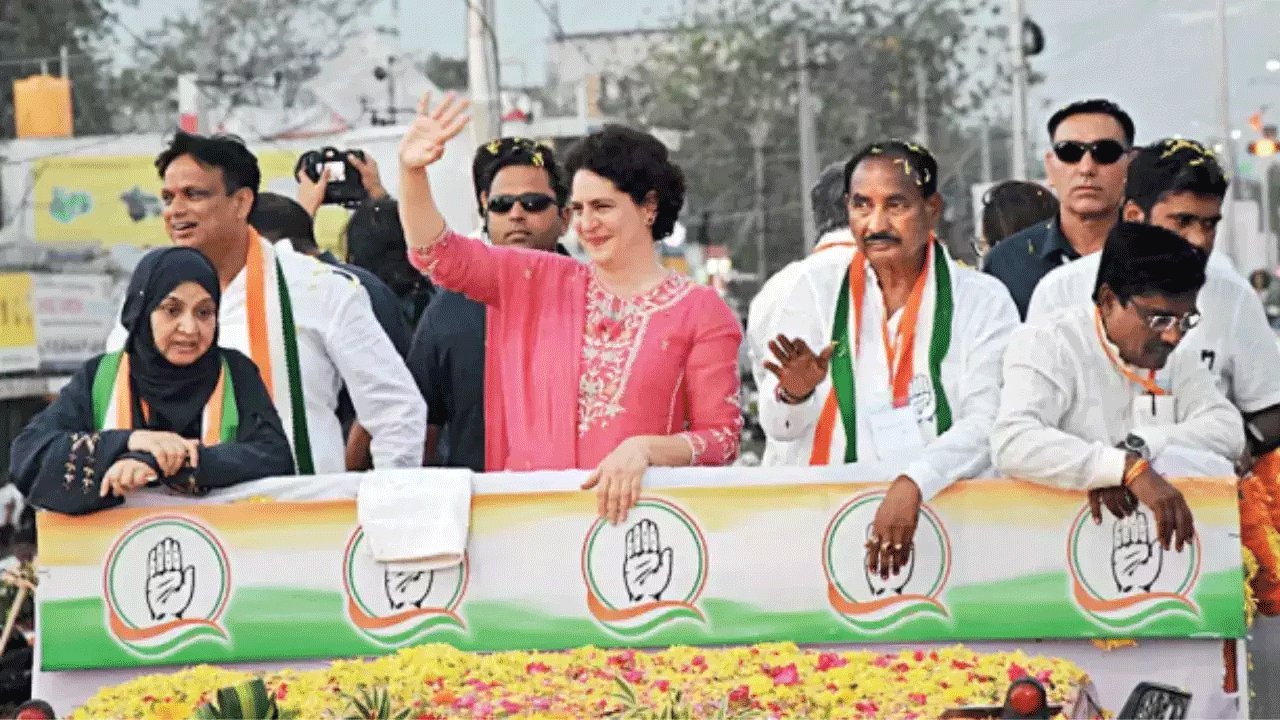 Karnataka Assembly Elections | మోదీపై ప్రియాంక గాంధీ తీవ్ర విమర్శలు.. మ‌తం గురించి త‌ప్ప అభివృద్ధి మాట్లాడరు అంటూ ఫైర్‌