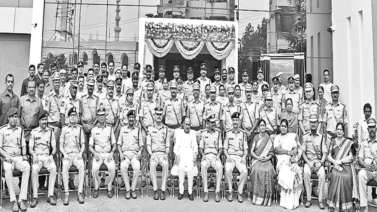 దేశంలోనే అత్యుత్తమ పోలీసు సేవలు