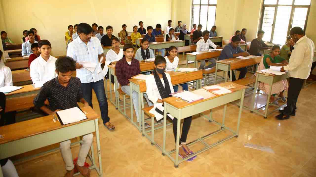 TS Polycet 2023 | టీఎస్ పాలీసెట్ ప్ర‌వేశ ప‌రీక్ష ప్ర‌శాంతం.. 92.94 శాతం మంది హాజ‌రు