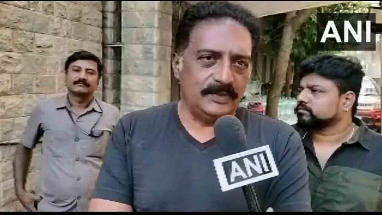 Prakash Raj | మ‌త రాజ‌కీయాల‌కు వ్య‌తిరేకంగా ఓటు వేయాలి : ప్ర‌కాశ్ రాజ్