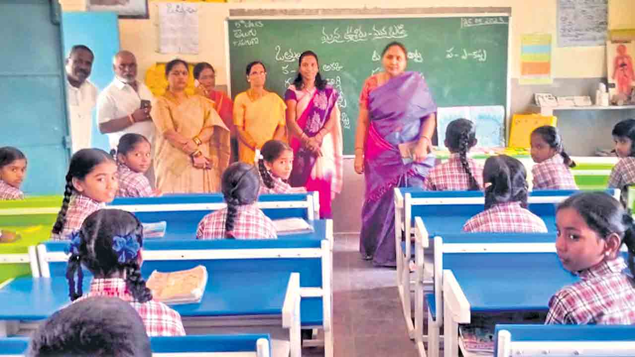 ఇస్నాపూర్‌ స్కూల్‌.. ఇస్మార్ట్‌!