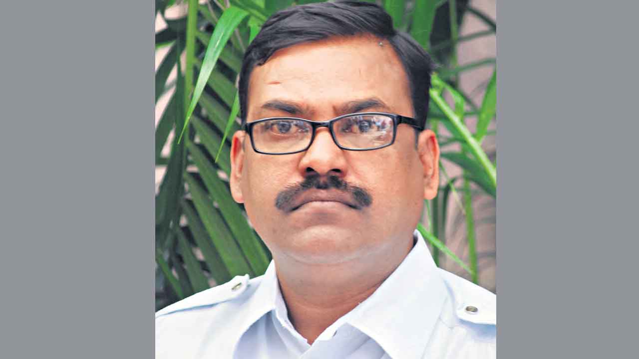 మత్స్య సమాఖ్య చైర్మన్‌గా పిట్టల రవీందర్‌