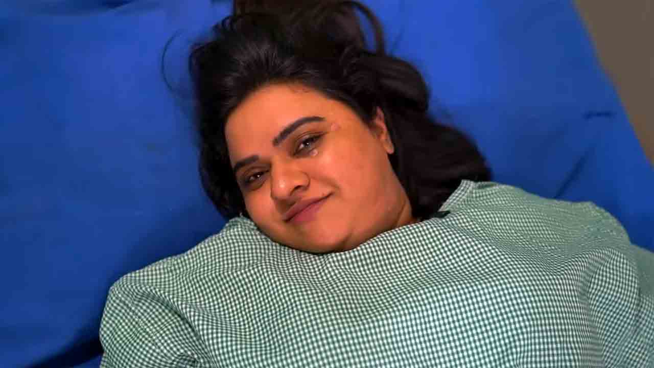 Jabardasth Rowdy Rohini | జబర్దస్త్ ఫేమ్ రౌడీ రోహిణికి సర్జరీ.. ఆస్పత్రి బెడ్పై కదల్లేని స్థితిలో వీడియో