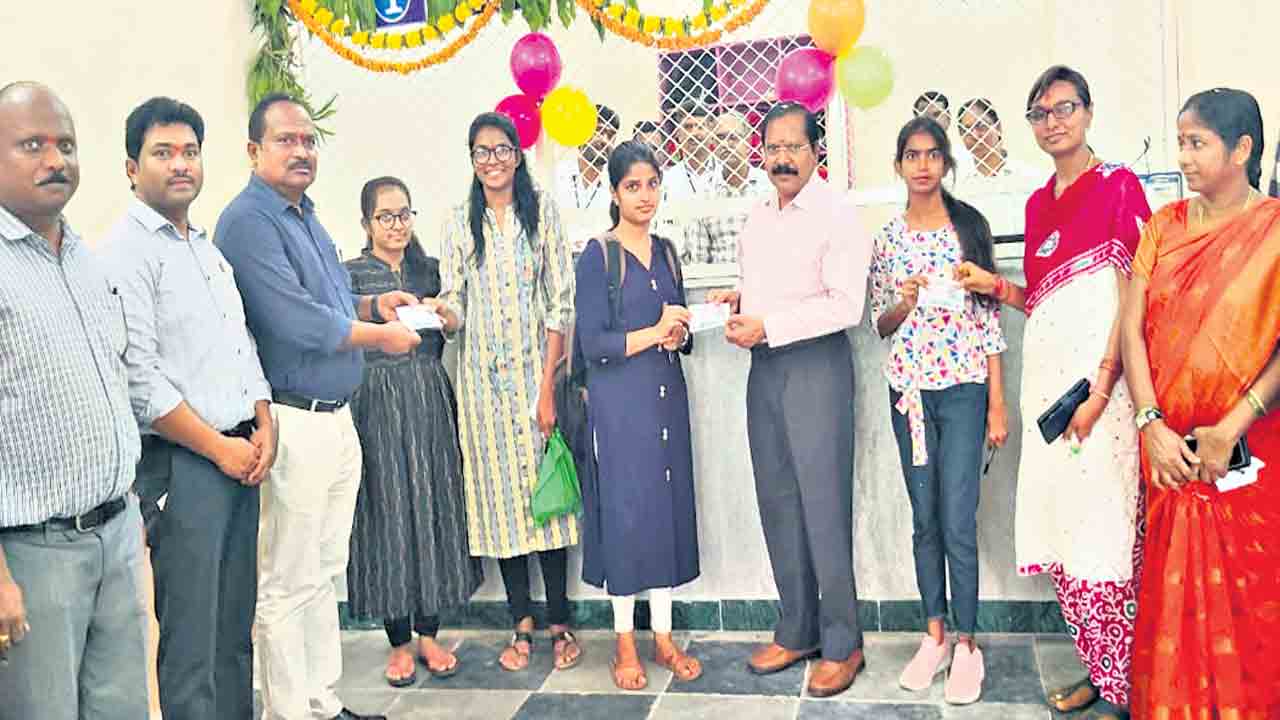 ‘రేతిఫైల్‌’ బస్‌పాస్‌ సెక్షన్‌ మార్పు