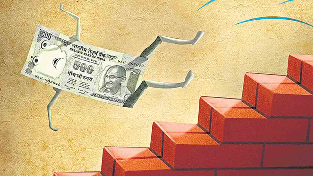 Indian currency |  రూపాయి నిలువునా పతనం.. రెండు వారాల్లో 120 పైసల నష్టం