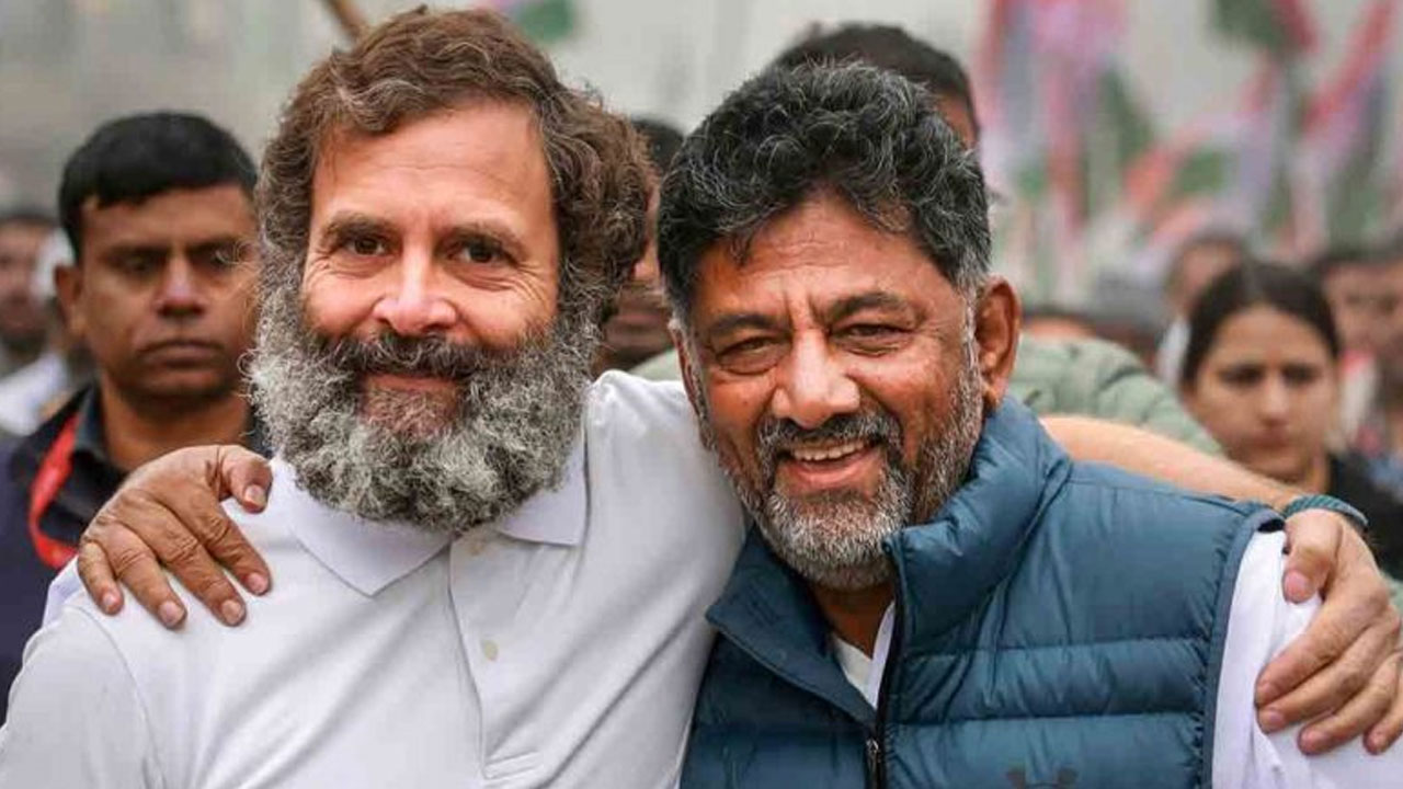 Karnataka CM: శివ‌కుమారా లేక సిద్ధిరామ‌య్యా.. కర్ణాట‌క సీఎం అయ్యేదెవ‌రు?